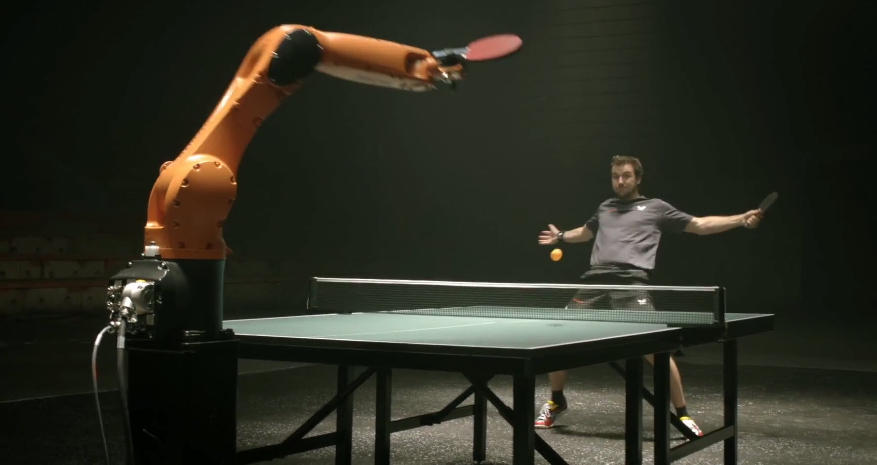 Perforar Ejecutante consonante Table Tennis: Timo Boll vs for KUKA Robotics